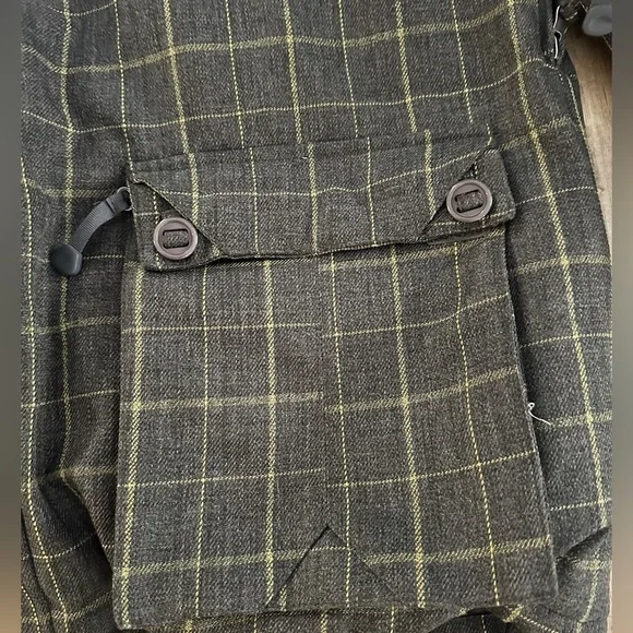 Lamar ski/snowboard jacket size women’s medium, pockets galore - Picture 3 of 5